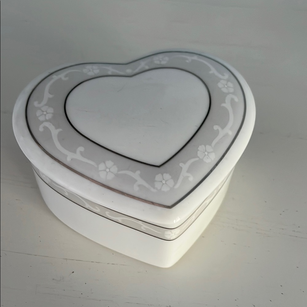 clearance sale price…Wedgwood Icing heart trinket box